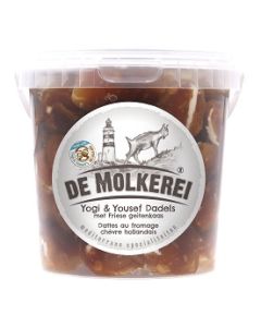 Dadels gevuld met geitenkaas